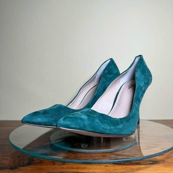 Charles By Charles David Incredibly Pump - green forest suede - size 7.5 - Picture 4 of 13